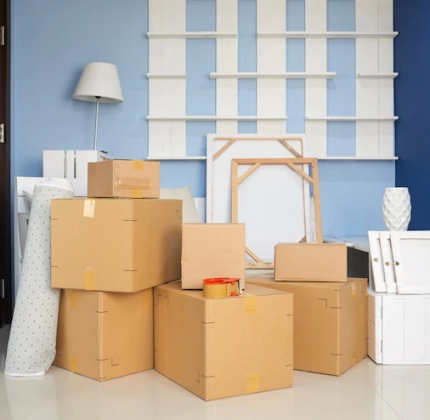 room-with-moving-boxes_1098-17201